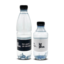 Vand med logo i 80% genanvendt plast